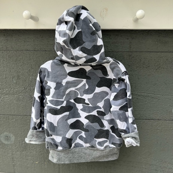 Toddler gray camo hoodie sweatshirt sweatpants set 2 piece size 80/ 12-18 months - Picture 8 of 11